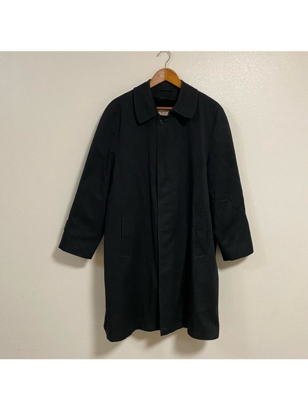 Bill Blass Trench Coat Men’s Size 42 X-Short Black Fleece Lined Trench Coat